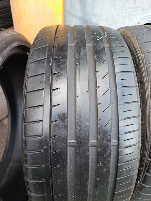Komplet opon 225/35R19 Falken