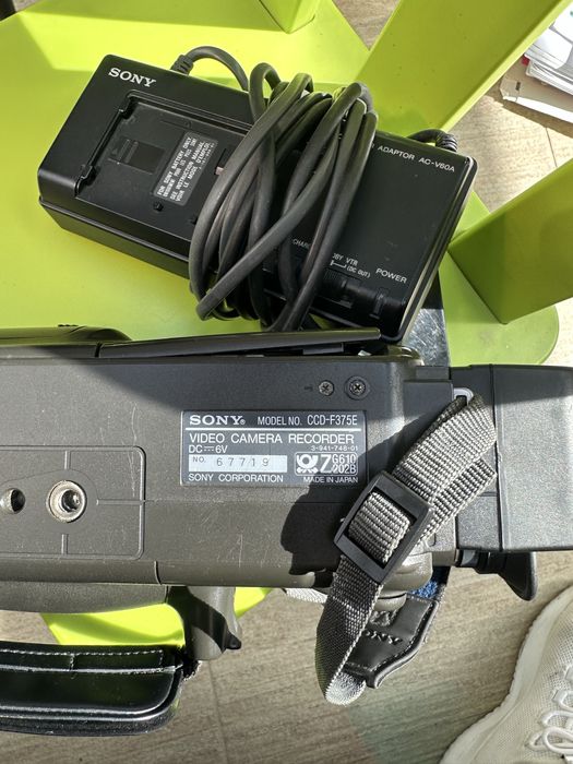 Câmara de filmar Sony CCD F375E