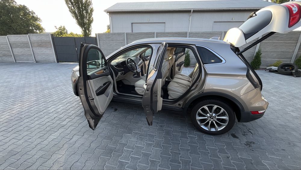 Lincoln MKC 2019 VIN 5LMCJ2C98KUL45197 фото оголошення 12 з 22