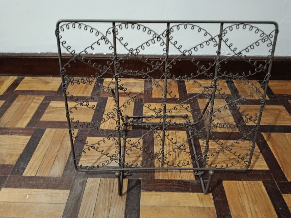 Suporte para livros rústico