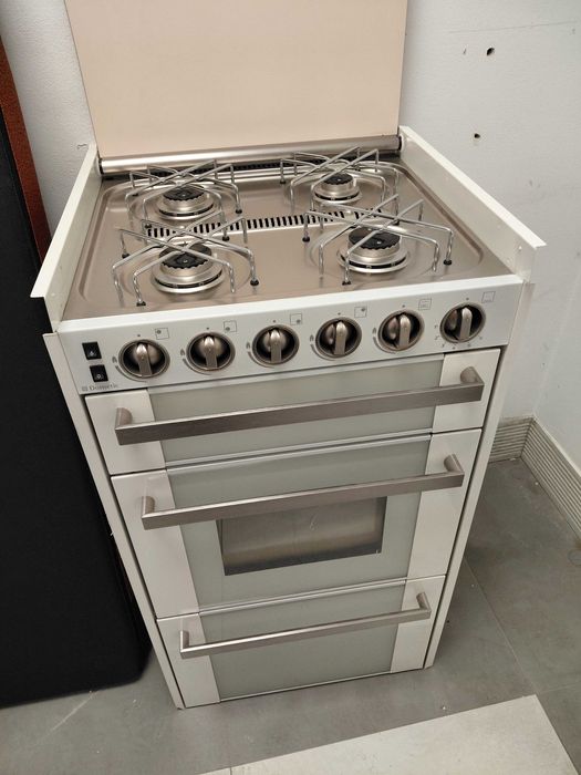 Kuchenka gazowa z piekarnikiem gazowym DOMETIC-kamper