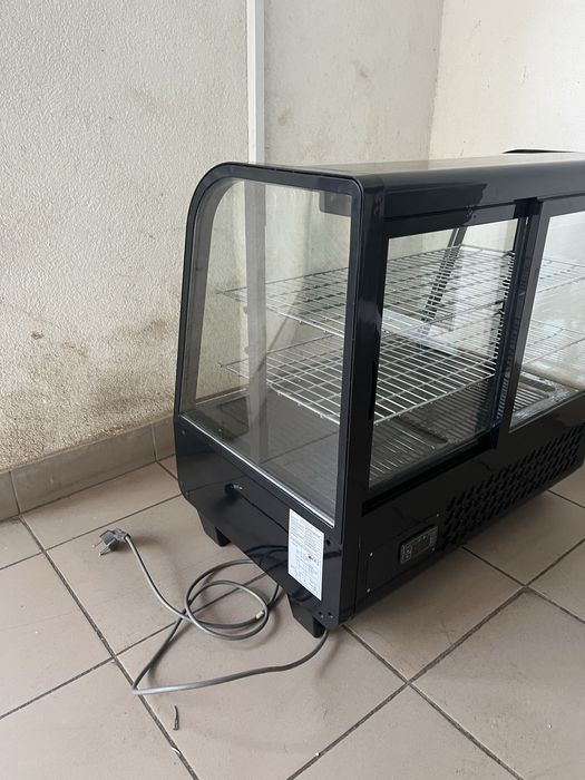 Холодильна Вітрина Кондитерська Frosty Обʼєм-100 Літрів