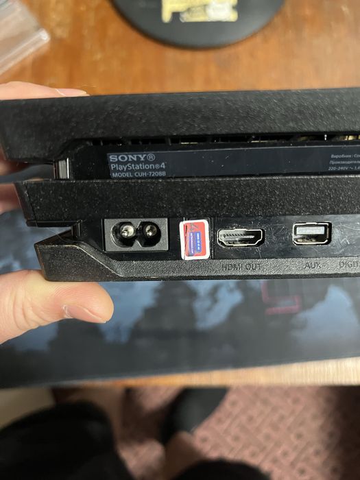 PlayStation 4 Pro 1TB CUH 7208B