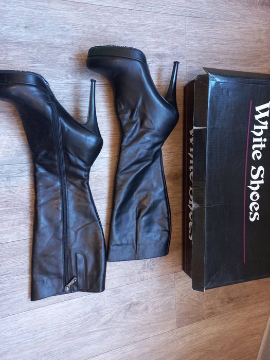 Женские осенние кожаные сапоги