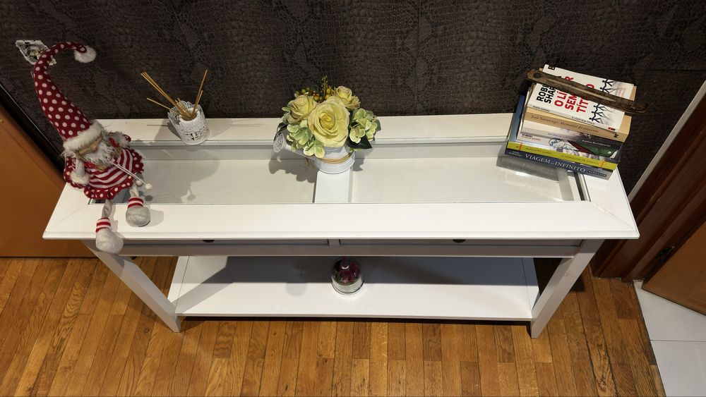 Móvel entrada branco