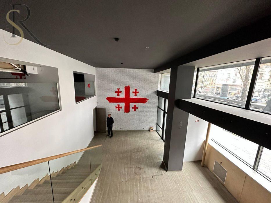 Центр. Бульвар Шевченка , 2 Оренда фасадного приміщення. Без %