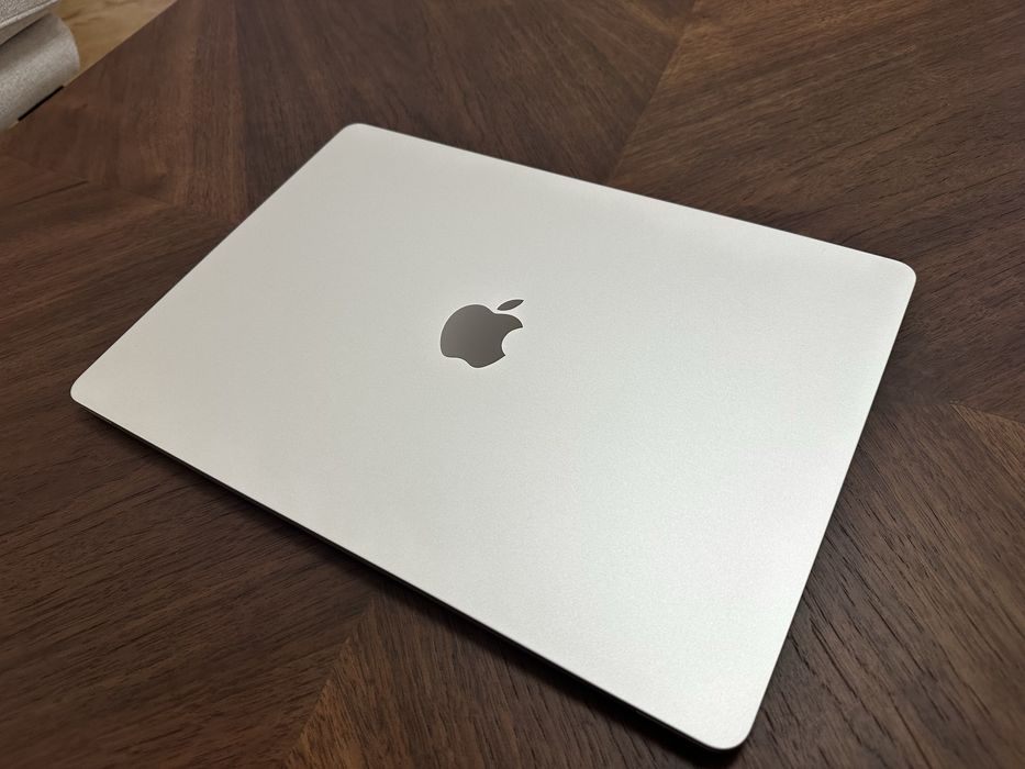 MacBook Air 15,3 M3 512GB + Magic Mouse
