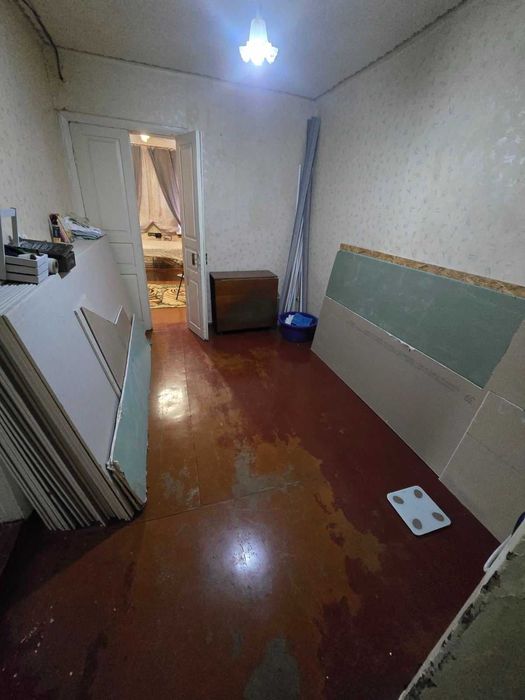 Продам часть дома Роганский ЖМ с кадастровым и приватизацией.