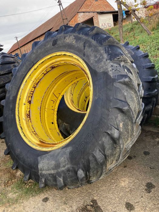 Sprzegi kola blizniacze 520/85-R42