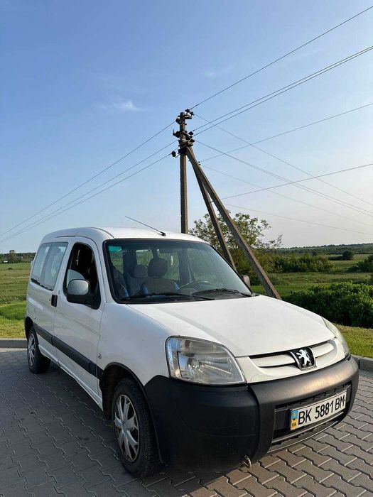 Peugeot Partner 2011 рік 1.6 HDI пасажирський з боковою дверкою