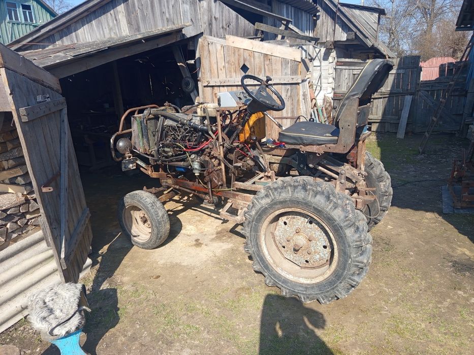 Трактор саморобний. Плуг і причеп