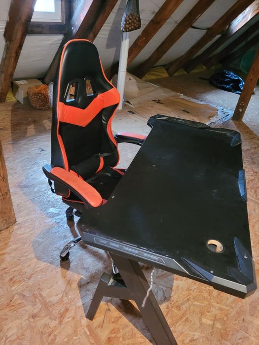 Biurko gamingowe i fotel