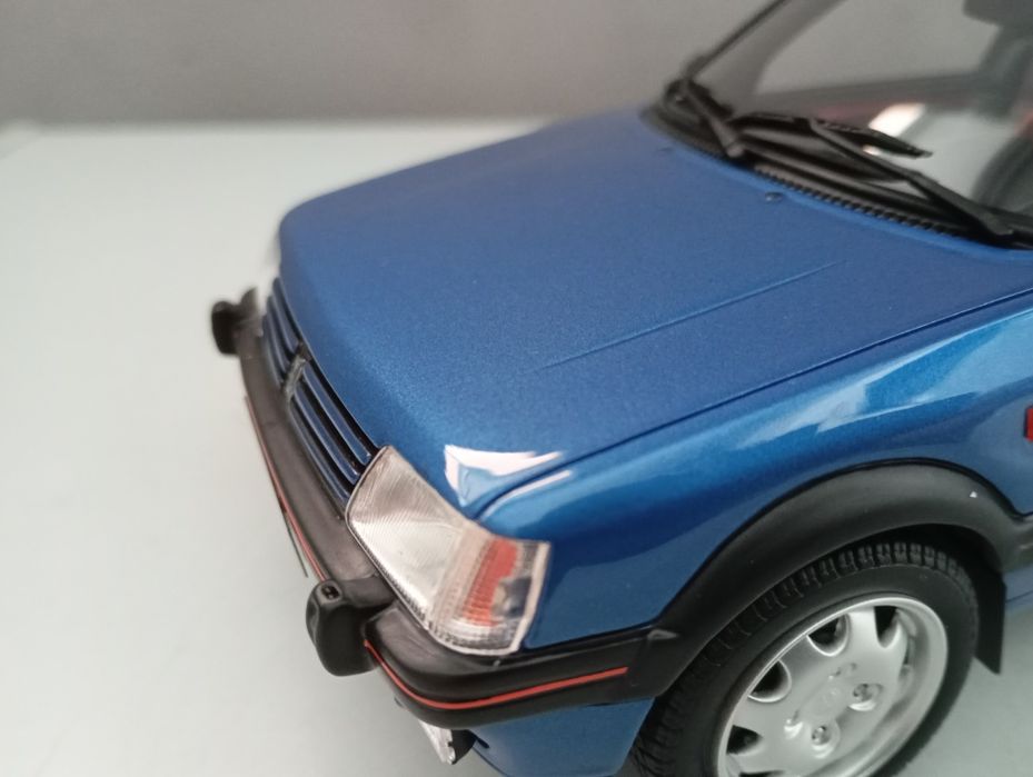 Miniaturas de carros 1.18