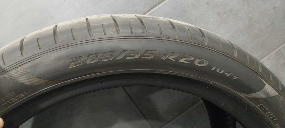 Pneus Pirelli PZero 285/35R20 - 120€