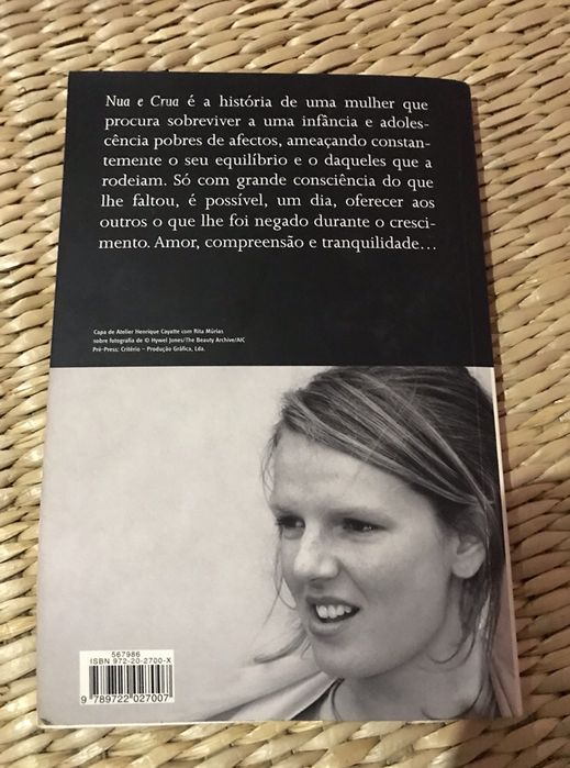 Livro “Nua e crua” (Marta Gautier)