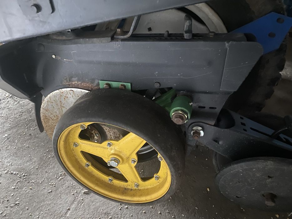 Kinze 2000 Precision Planting vSet 2