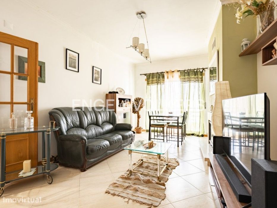Apartamento T2 mobilado na Quinta do Texugo