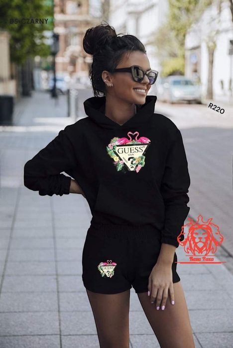 Bluza z kapturem plus spodenki -Hit !