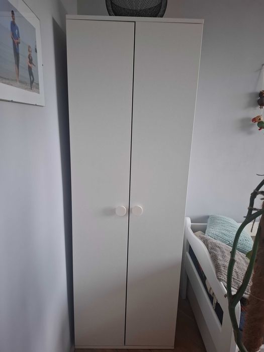 Meble ikea do pokoju dziecka szafa i biurko