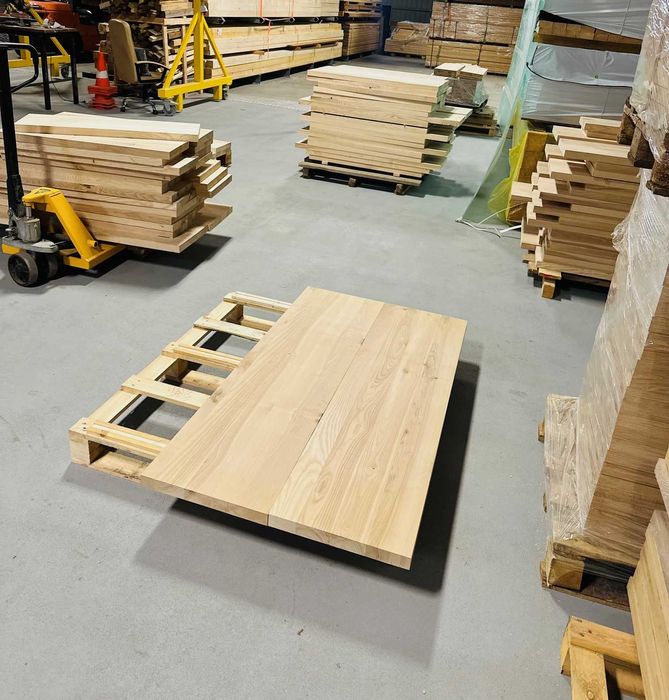 Stopnie lite jesionowe 900 x 300 x 42 mm
