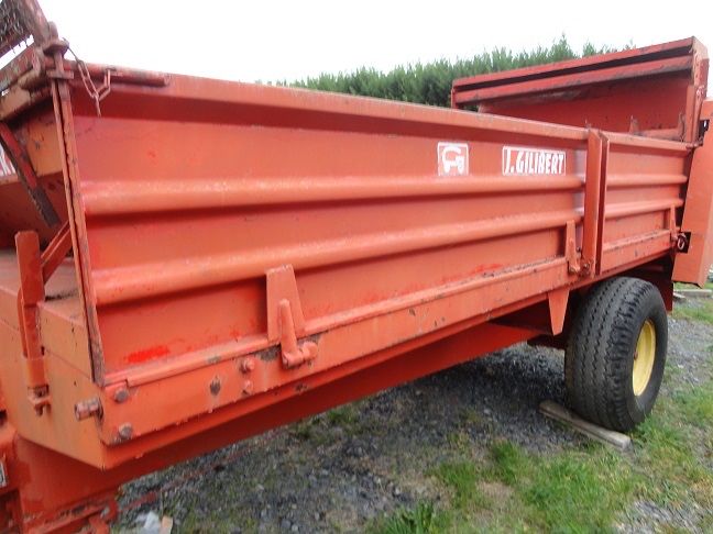 reboque espalhador de estrume