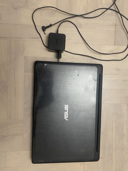 Laptop z ekranem dotykowym asus TP550lab
