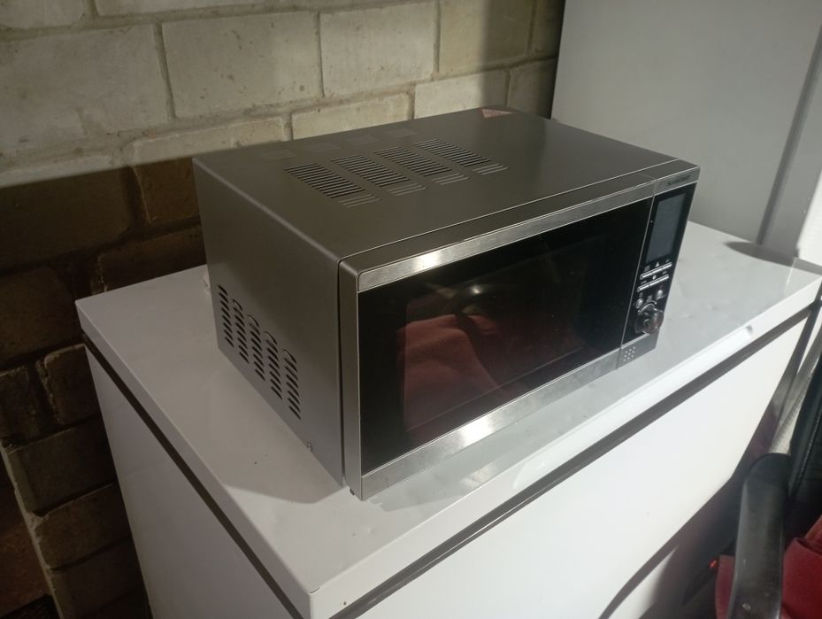 Мікрохвильова піч