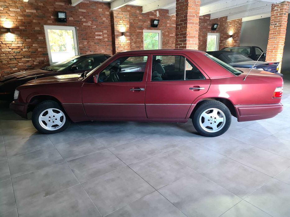 Mercedes-Benz W124