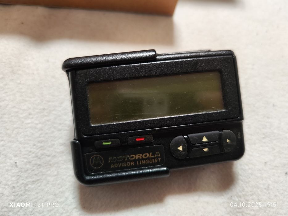 Продам пейджер Motorola