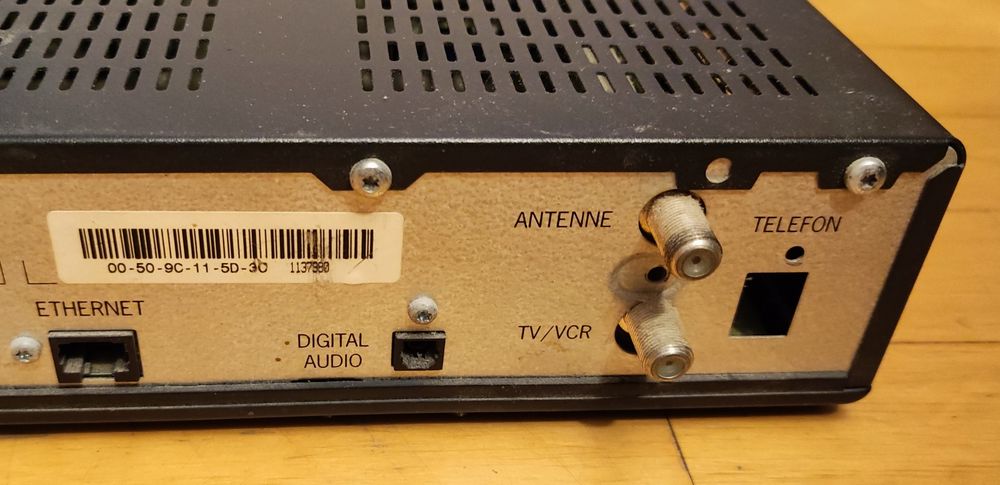 Tuner Nokia D-Box2 przerobiony Linux Neutrino. standard DVB -S,  QPSK