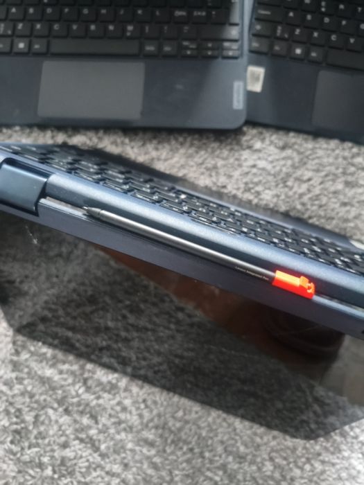 Laptopy 2w1 sprawne płyty i baterie 8gb ram Lenovo 500w Gen3 i inne