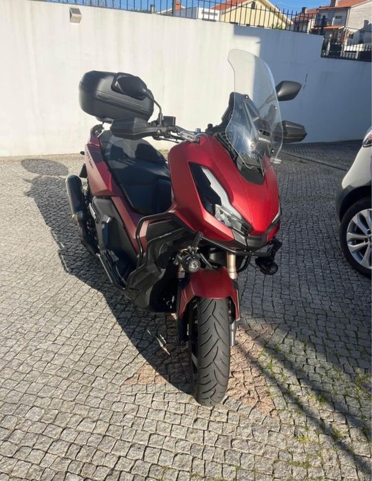 Honda  ADV  350  Top