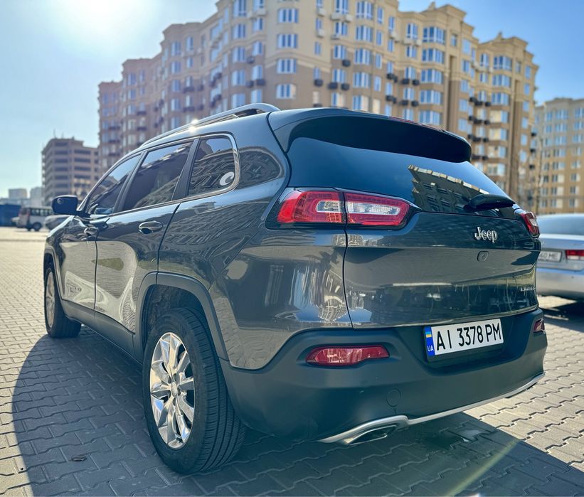 Jeep cherokee 3.2, 2017 року