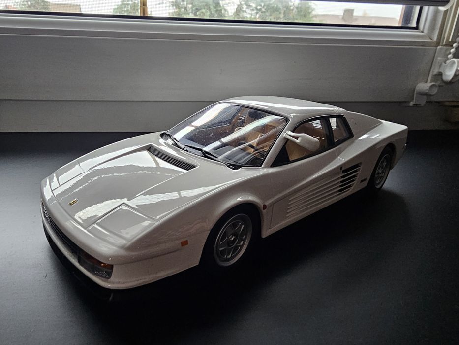 Burago 1/18 Colecção Ferrari GTO 1984 Espinho