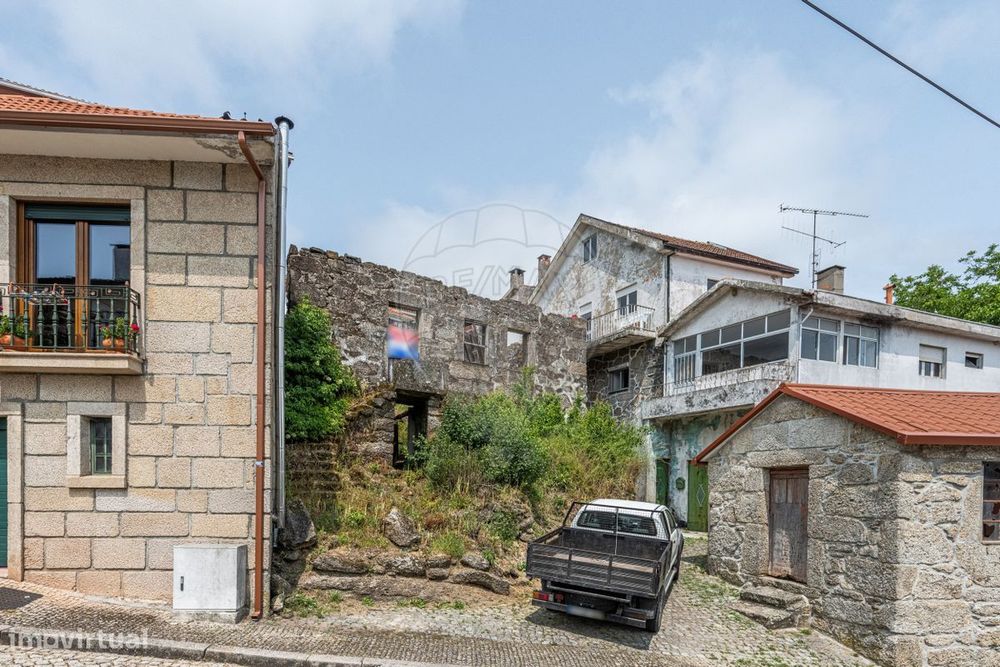 T2 Detached House for Sale