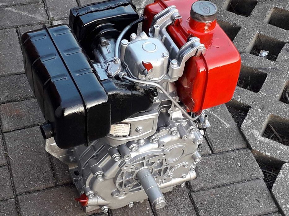 motor a gasoleo a trabalhar impecavel