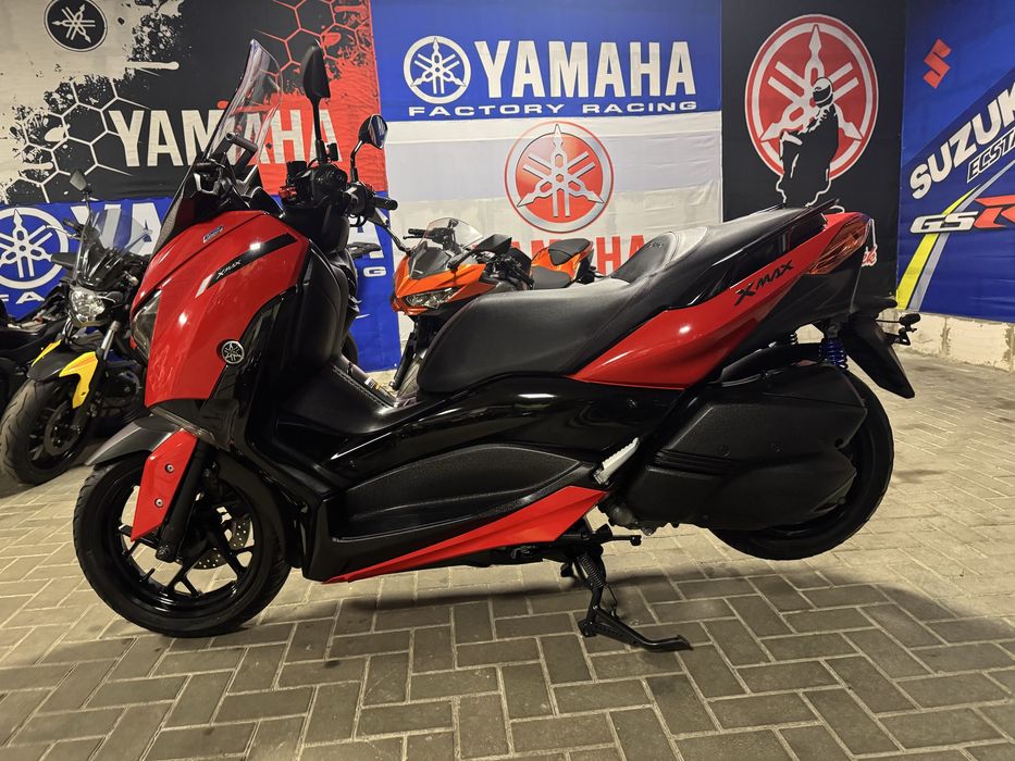 Японский скутер Yamaha X Max 250. 2021