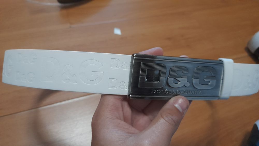 Cintos de marca novos