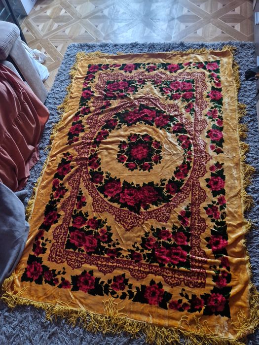 Продам винтажный коврик с бахромой