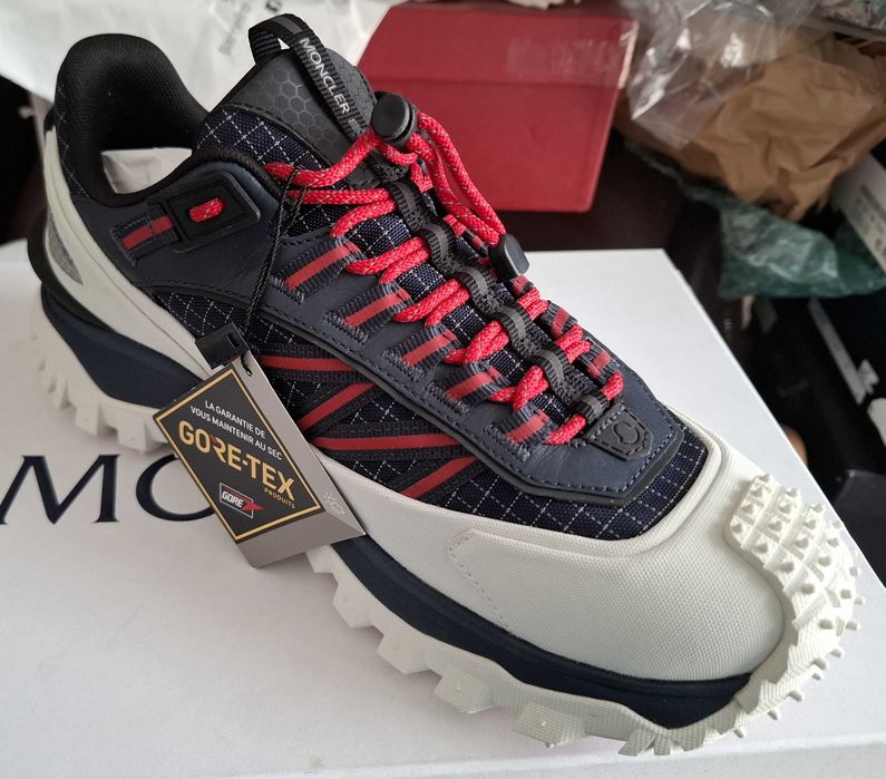 Sneakers novos branco/azul Moncler 40