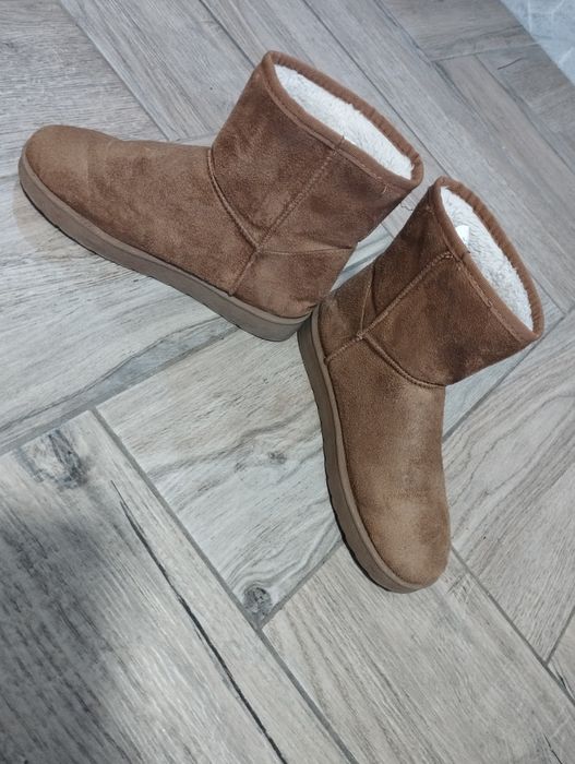 Теплі зимові замшеві уггі