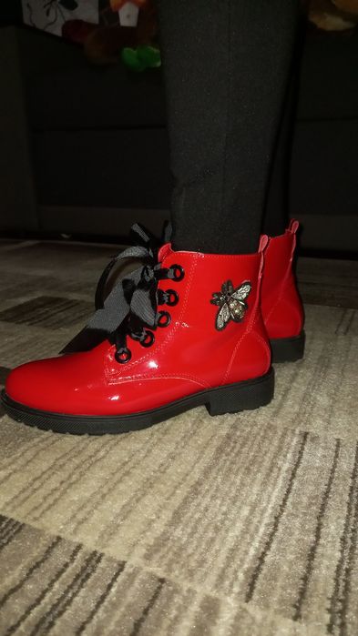 Продам чобітки у відмінному стані