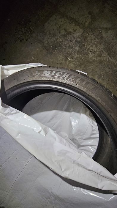 Sprzedam opony letnie 245/40r21