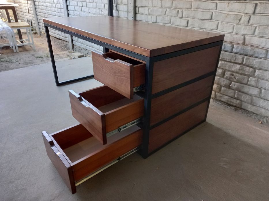 Стол письменный. кухонный. офисный .парта.стеллаж лофт