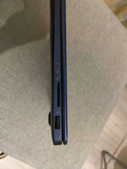 ASUS ZenBook UX430UNR - i7/16 GB RAM/512 GB/NVIDIA GeForce MX150 2 GB