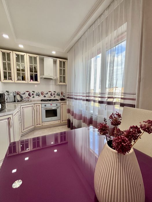 Пропонується сучасна  2- х кімнатна квартира на 3 Южний Ромакс