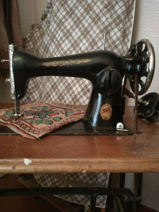 Швейная машинка ,ручна,ножна
