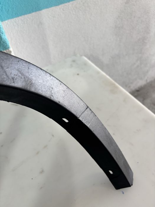 Moldura do guarda-lamas traseiro direito bmw X1