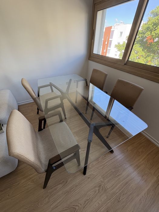 Mesa de vidro jantar + 4 cadeiras