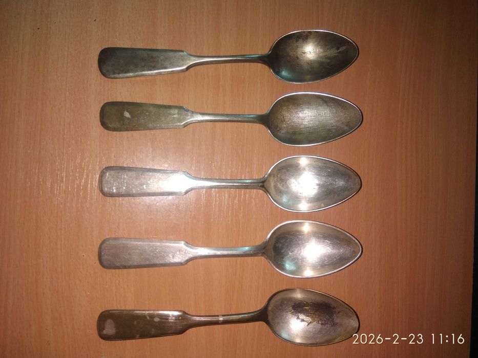 ЛОЖКИ  -  15  шт и ВИЛКИ  7 шт